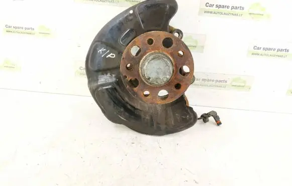 Mercedes-Benz E W212 Front wheel hub 2123322301 2123320700