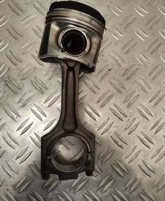 Volvo V60 Piston with connecting rod 81l123