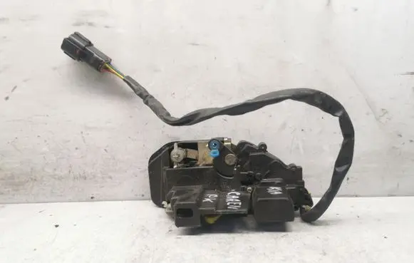 KIA Carens I Front door lock
