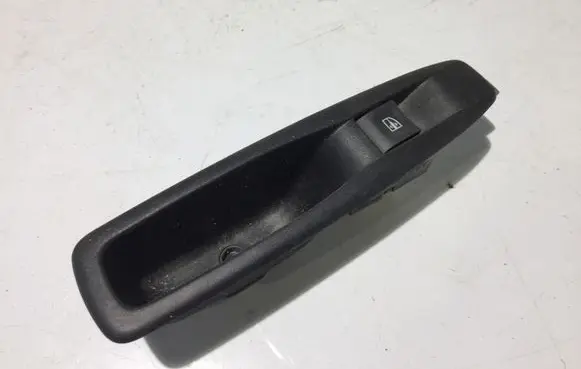 Renault Captur Electric window control switch 829614619R