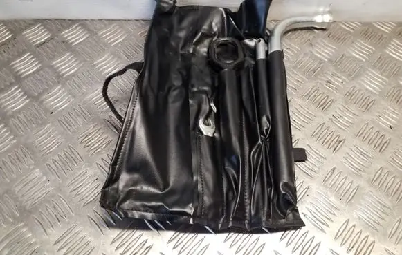 Audi Q5 SQ5 Tool set 