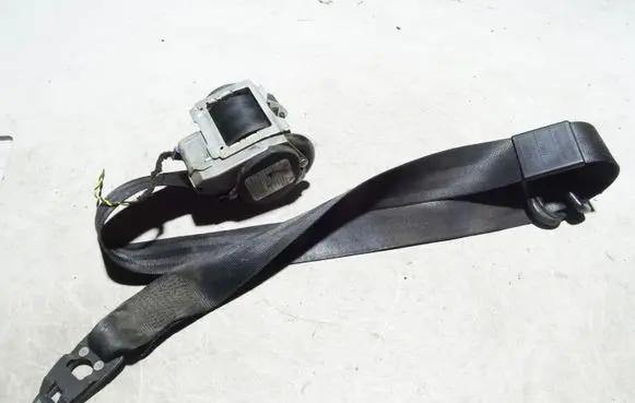 Audi A4 S4 B7 8E 8H Front seatbelt 8E0857705F