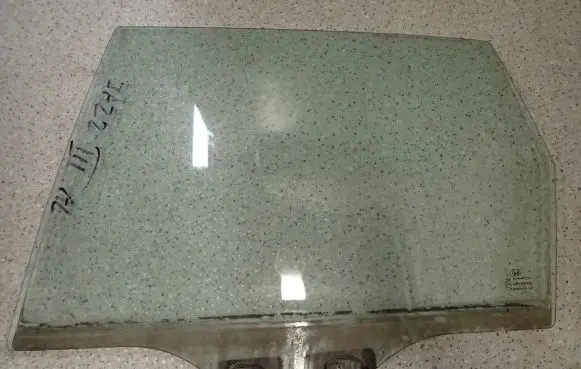Honda Jazz Sliding door window/glass 