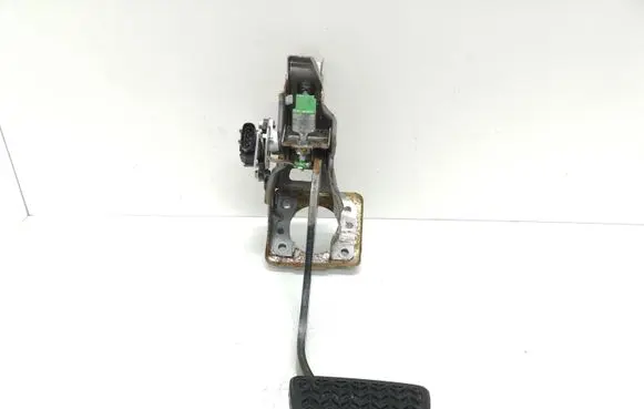 Lexus LS 460 - 600H Brake pedal