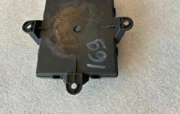 Mercedes-Benz A W169 Door control unit/module A1698203185 10001764 1698203185