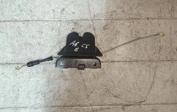 Loading door lock