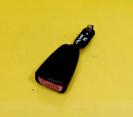 Mitsubishi Carisma Front seatbelt buckle 