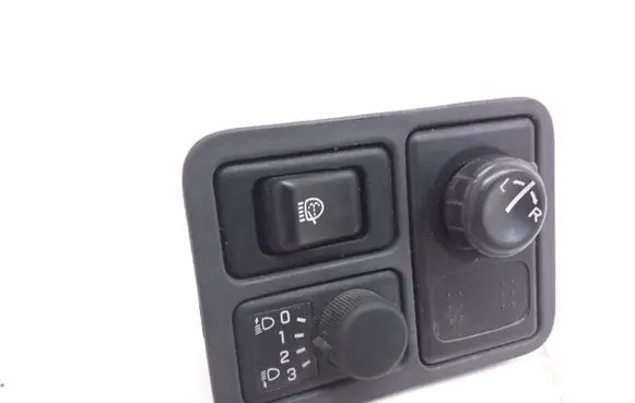 Nissan Almera N16 Headlight level height control switch 37024A