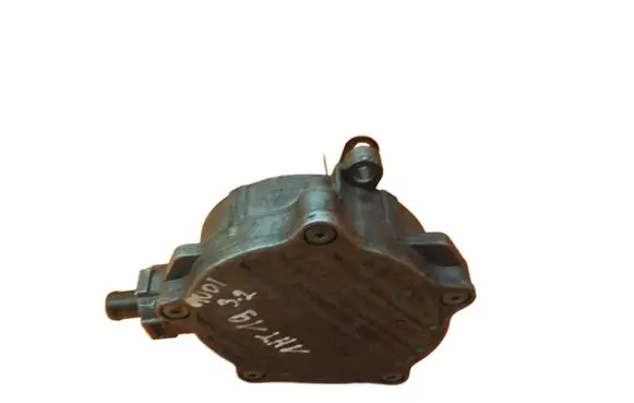Audi A4 S4 B8 8K Vacuum pump 1HT19