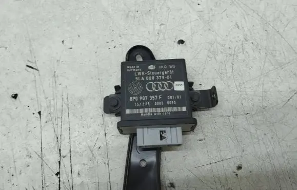 Audi A3 S3 8P Light module LCM 8P0907357F 5LA00837901