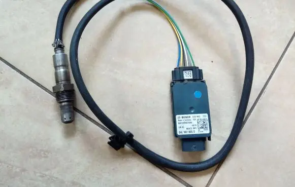 Volkswagen Tiguan Lambda probe sensor 04L907805D NE68763