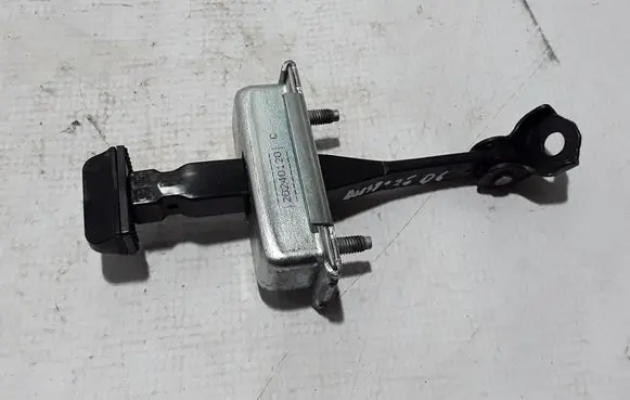Dacia Duster Rear door check strap stopper 824301554R