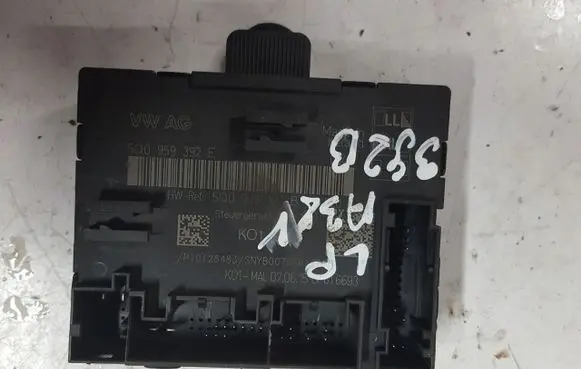 Audi A3 S3 8V Door control unit/module 5Q0959392E