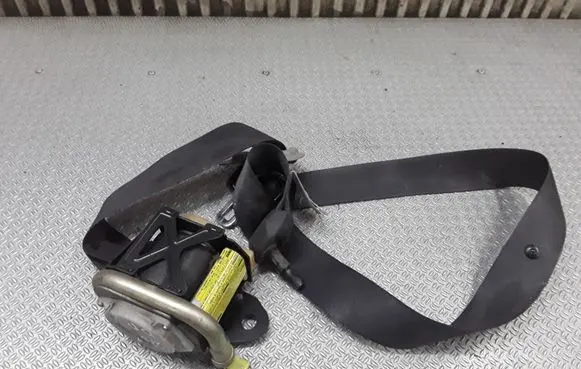 Toyota Avensis Verso Front seatbelt