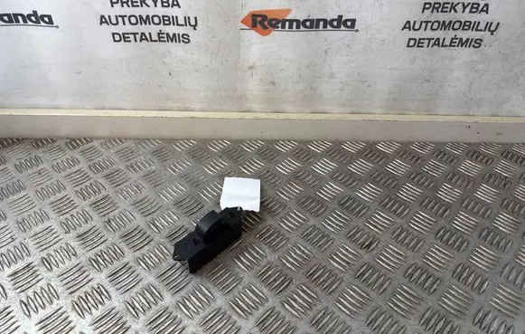 Mitsubishi Pajero Electric window control switch 8608A188