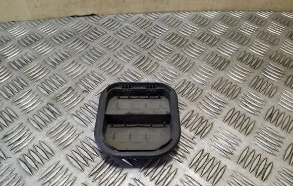 Peugeot Boxer Quarter panel pressure vent 