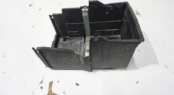 Battery box tray