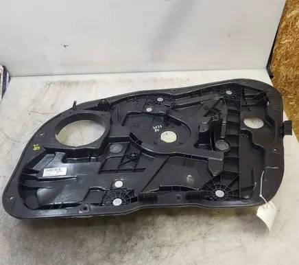 Hyundai i40 Front window lifting mechanism without motor 813203Z020