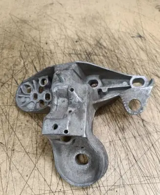 Audi A6 S6 C5 4B Engine mounting bracket 8E0199351F