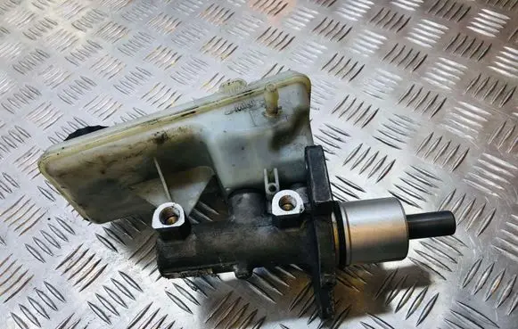 Renault Trafic II (X83) Master brake cylinder 320G70082