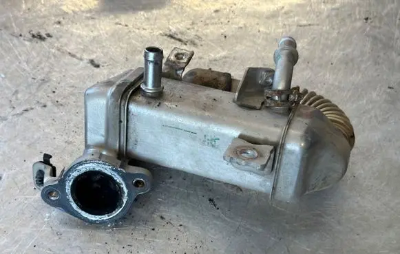 Nissan Qashqai EGR valve cooler 147350264R