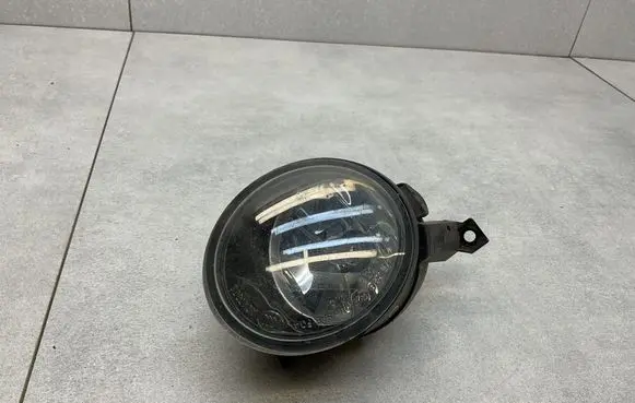 Volkswagen Tiguan Front fog light 1T0941700C