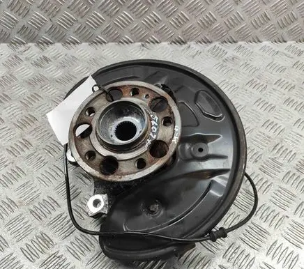 Mercedes-Benz C W205 Rear wheel hub A2053500141