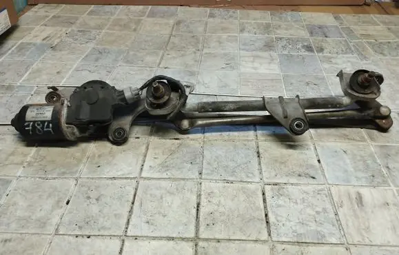 Mitsubishi Colt Front wiper linkage and motor MN145985 MS1592006820