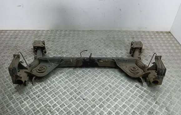 Nissan Juke I F15 Rear axle beam 