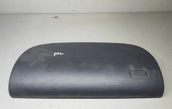 Mercedes-Benz ML W163 Airbag cover A1636890344