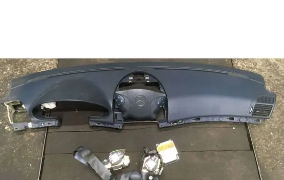 Mercedes-Benz E W211 Dashboard