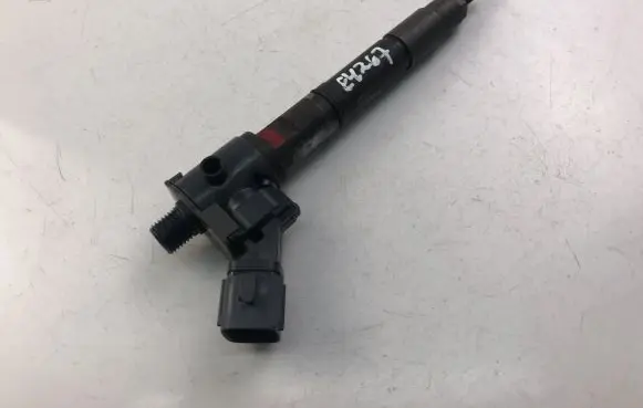 Volvo S90, V90 Fuel injector 31405404