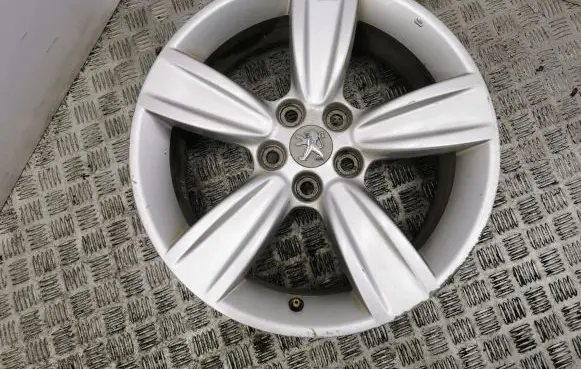 Peugeot 4007 R18 alloy rim 