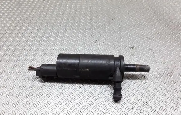 BMW 3 E46 Headlight washer pump 