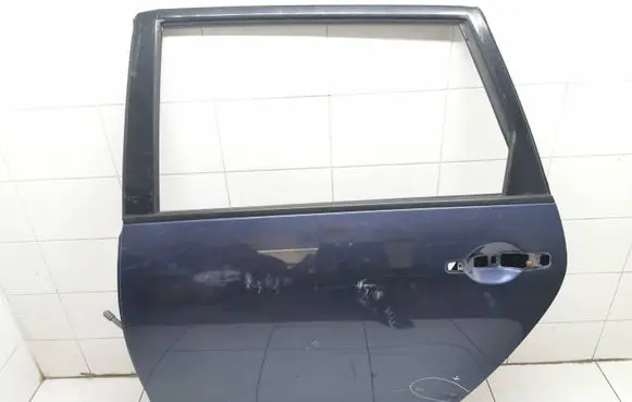 Mitsubishi Grandis Rear door