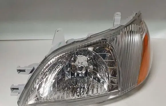 Toyota Yaris Headlight/headlamp 8117052190