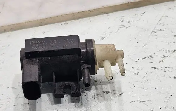 Volkswagen PASSAT B6 Turbo solenoid valve 1K0906627A