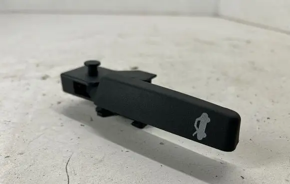 Buick Encore I Engine bonnet (hood) release handle 13503692