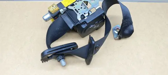 Mercedes-Benz S W221 Rear seatbelt A2218600485