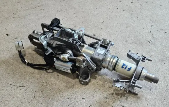 BMW 6 F12 F13 Steering wheel axle set 6787926