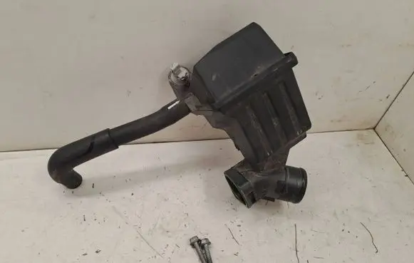 Intake resonator