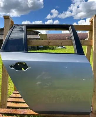 BMW 5 E60 E61 Rear door