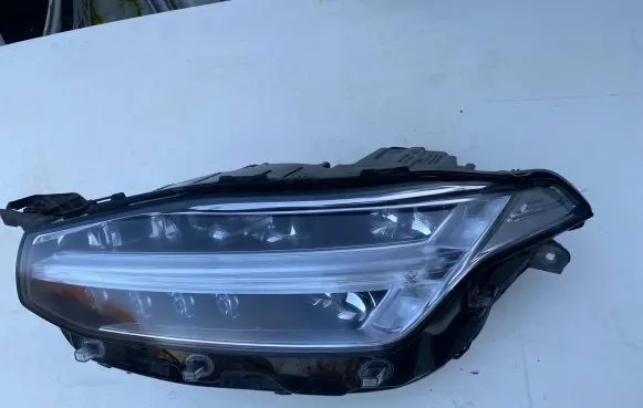 Volvo XC90 Headlight/headlamp 32228304