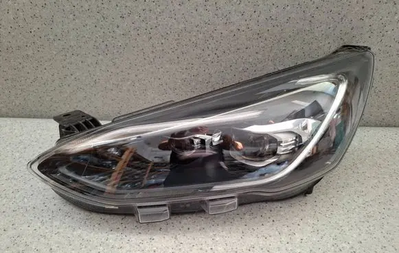Ford Focus Headlight/headlamp JX7B13E017AH
