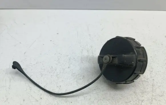 Mitsubishi Lancer VIII Fuel tank filler cap 