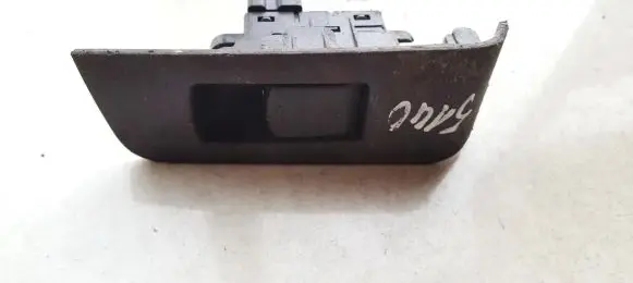 Nissan X-Trail T30 Electric window control switch 82960JG00A