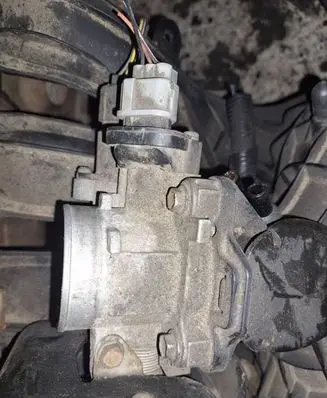 Chrysler Sebring (ST-22 - JR) Throttle valve