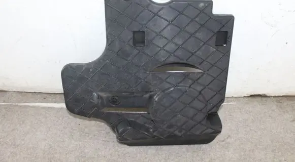 Mercedes-Benz C W204 Timing belt guard (cover) A6510101867