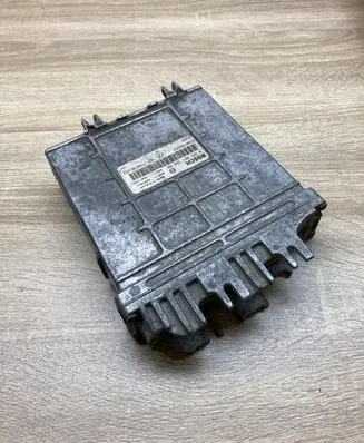 Renault Laguna I Engine control unit/module ECU 7700108382 7700105952 0281001766