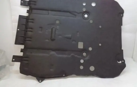 DS Automobiles 7 Crossback Engine splash shield/under tray 9818834580
